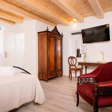 Holiday home Golubica