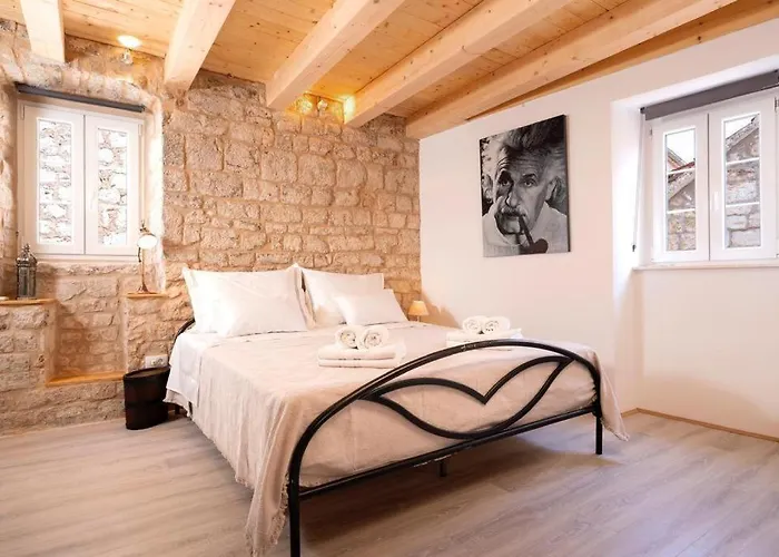 Golubica * Stari Grad (Hvar)