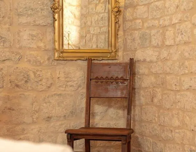 Golubica * Stari Grad (Hvar)